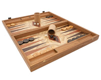Luksuriøst backgammon-sæt i oliventræsburl fra Manopoulos med luksuriøse terningebægre i træ